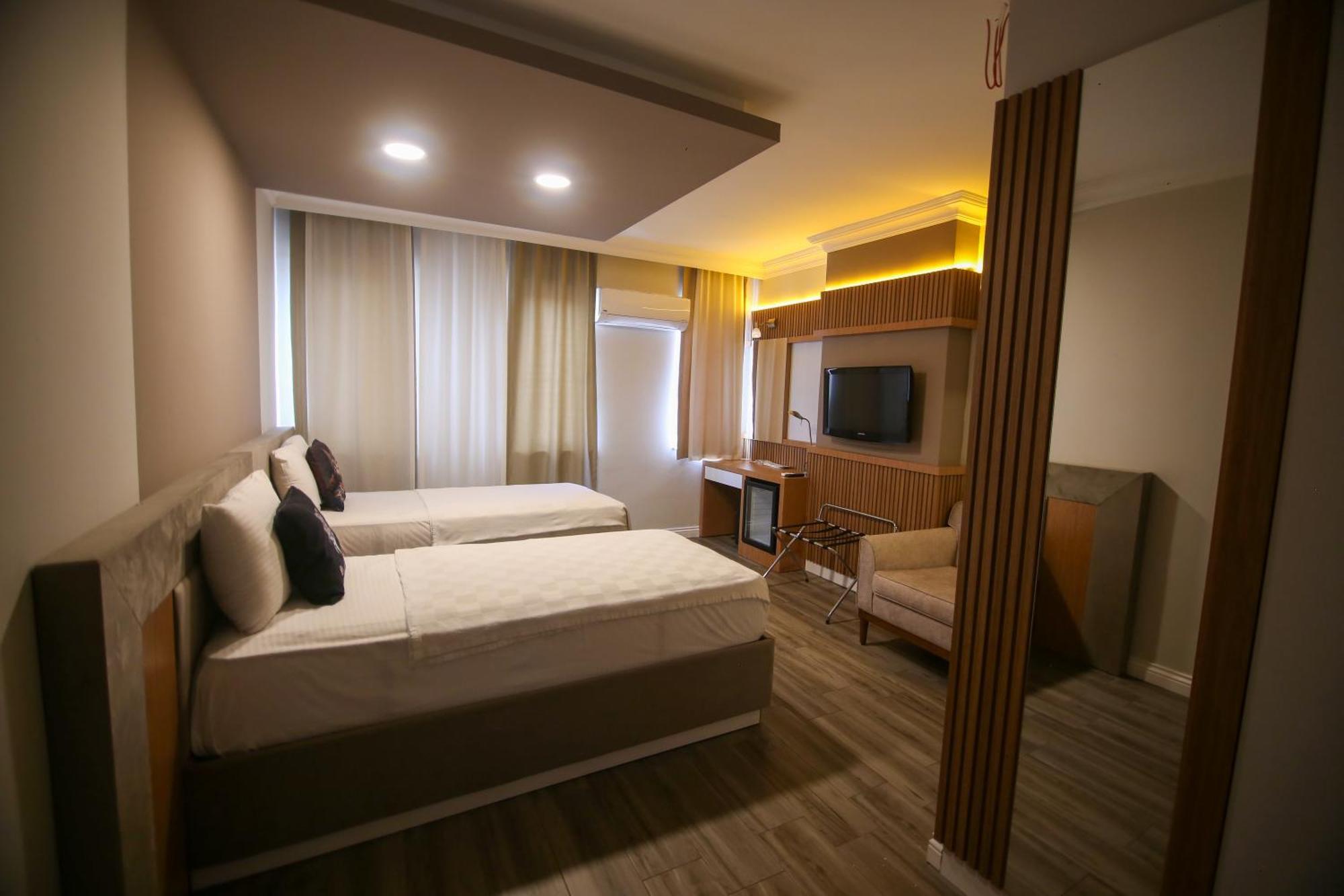 Cevik Palace Hotel Анталия Екстериор снимка