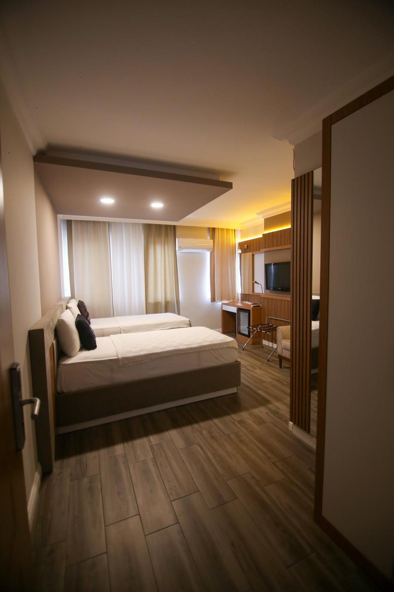 Cevik Palace Hotel Анталия Екстериор снимка