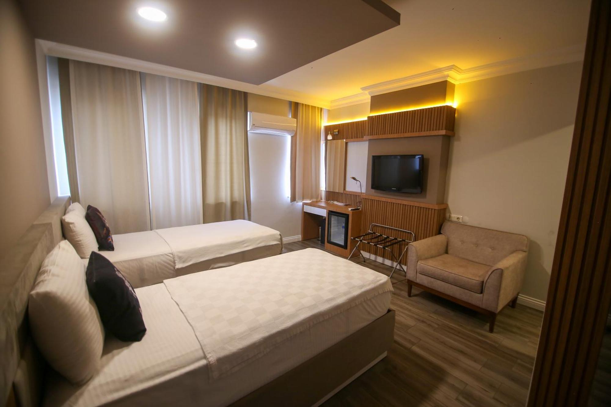 Cevik Palace Hotel Анталия Екстериор снимка