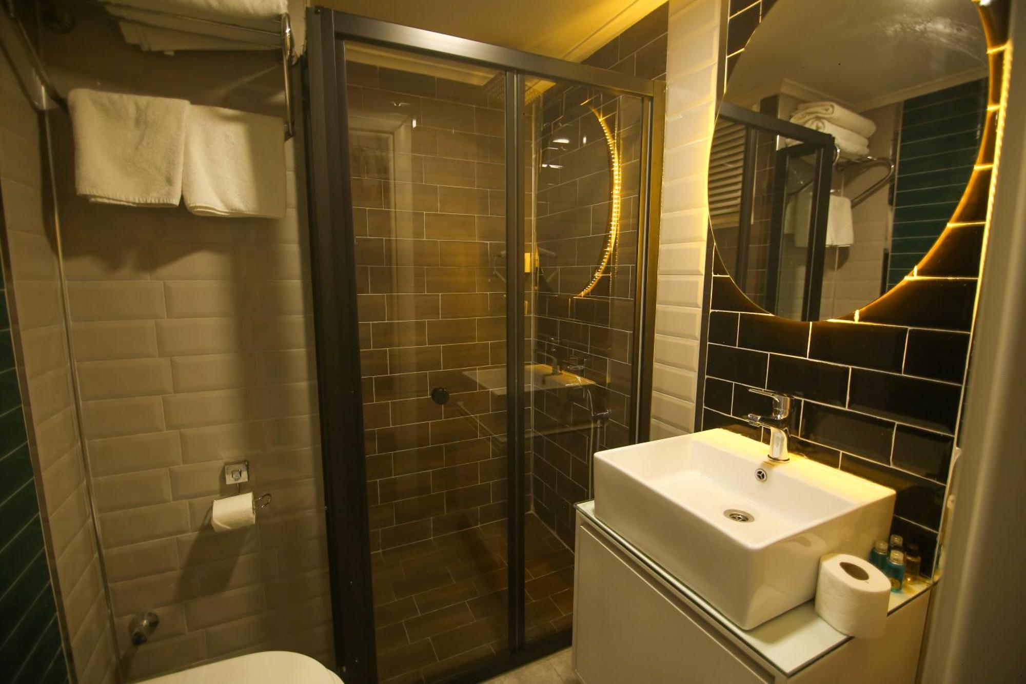Cevik Palace Hotel Анталия Екстериор снимка