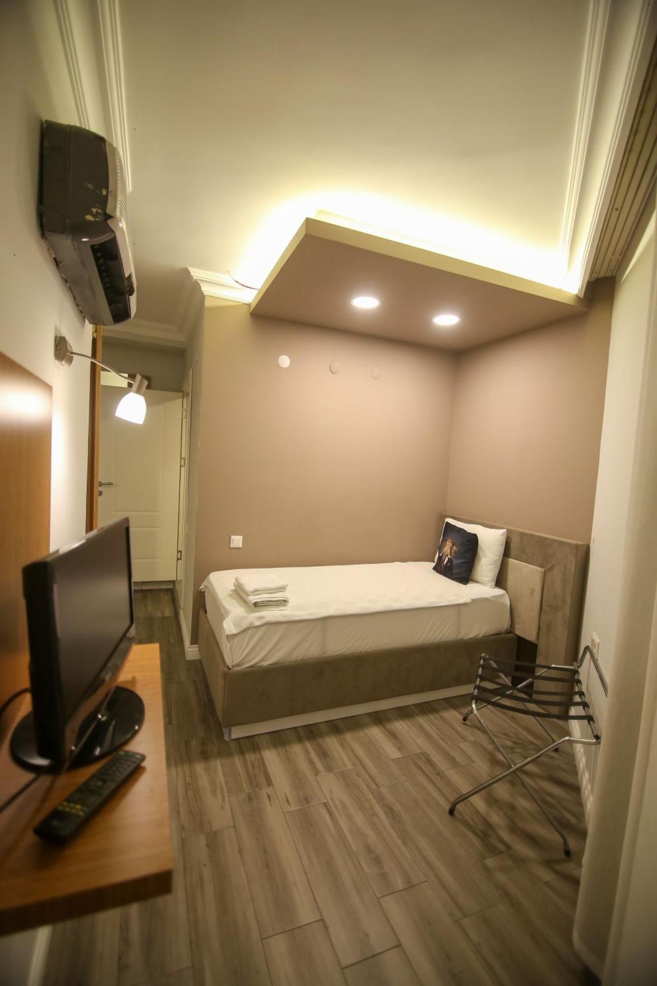Cevik Palace Hotel Анталия Екстериор снимка