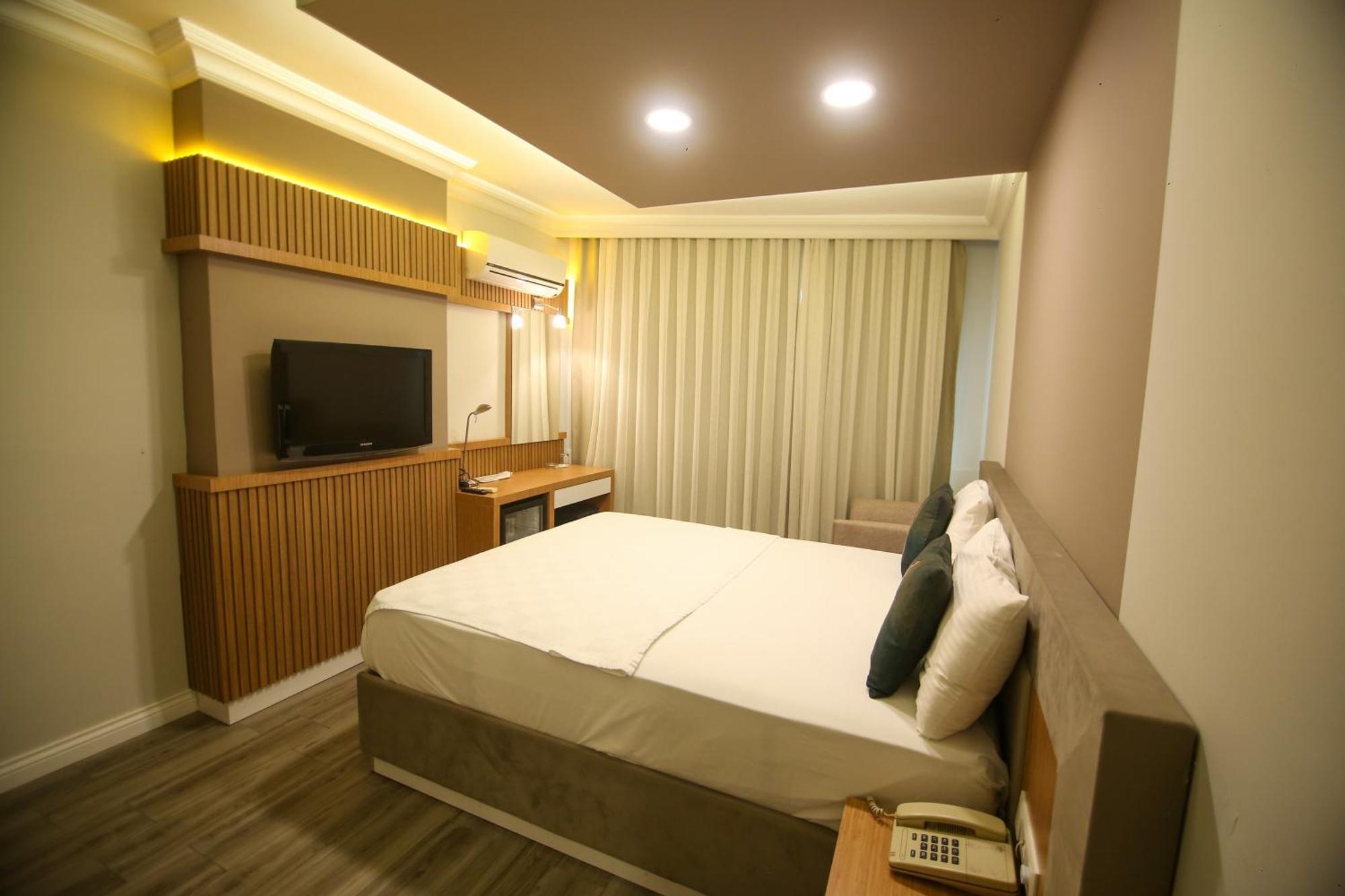 Cevik Palace Hotel Анталия Екстериор снимка
