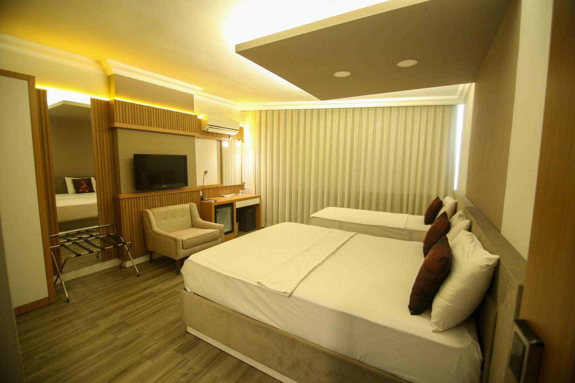 Cevik Palace Hotel Анталия Екстериор снимка